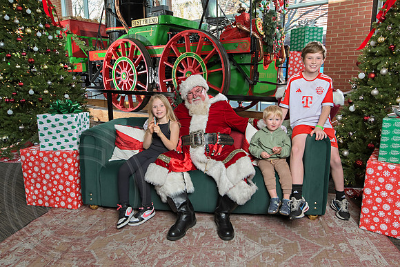 The Charleston Santa 2024-Dec15-3133