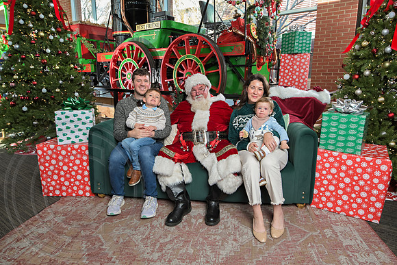 The Charleston Santa 2024-Dec15-3134