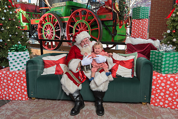 The Charleston Santa 2024-Dec22-3694