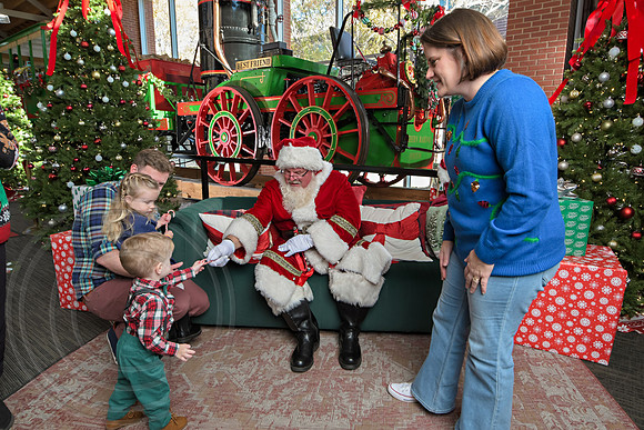 The Charleston Santa 2024-Dec7-1356