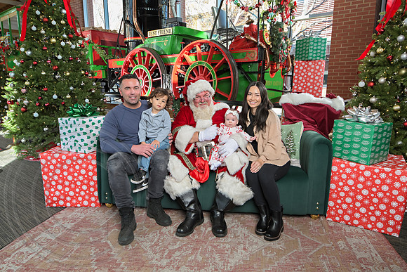 The Charleston Santa 2024-Dec14-2555