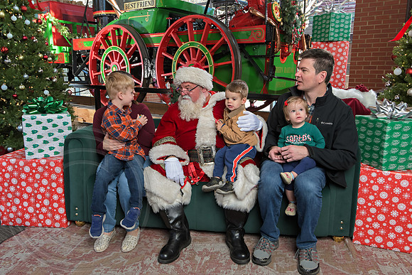 The Charleston Santa 2024-Dec22-3707