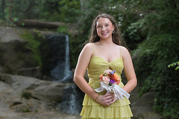 RKPhoto-2024-FallsPark-PromPics-31