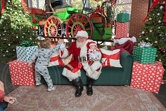 The Charleston Santa 2024-Nov30-0600