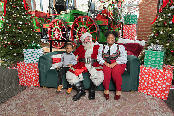 The Charleston Santa 2024-Dec15-3097