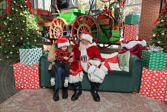 The Charleston Santa 2024-Dec7-1508