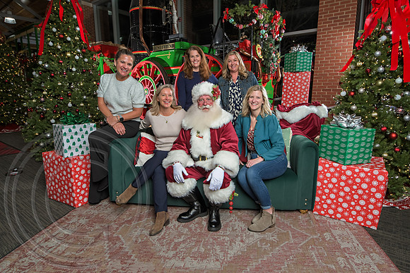The Charleston Santa 2024-Dec10-2336