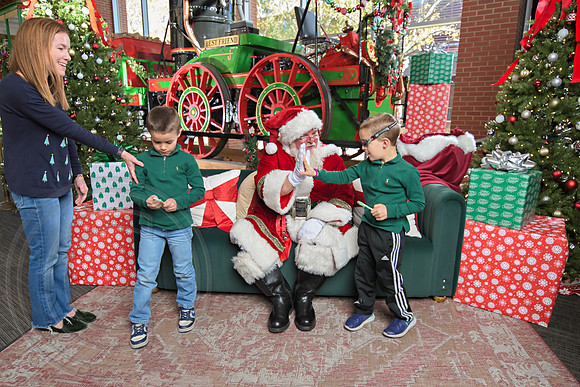 The Charleston Santa 2024-Dec1-0899