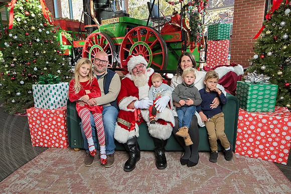 The Charleston Santa 2024-Dec7-1400