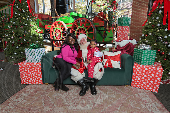The Charleston Santa 2024-Nov30-0630