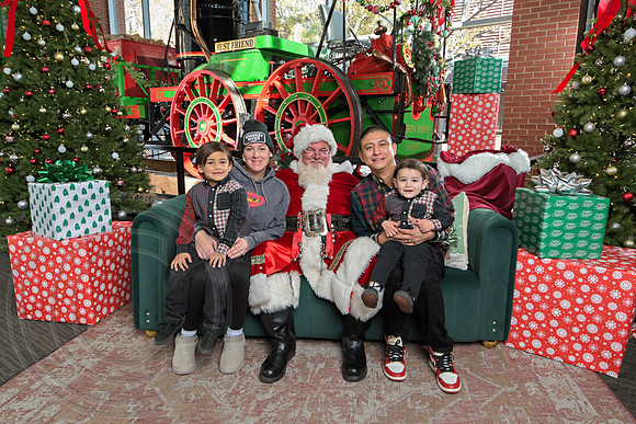 The Charleston Santa 2024-Dec7-1524