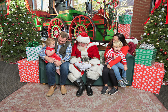 The Charleston Santa 2024-Dec1-0902